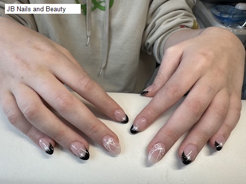 Saturdays 4 Beauty Salon Open in McMahons Point, NSW: Blues Point Beauty Salon,JB Nails and Beauty,AllureHairCouture,Eyebrow Studio,